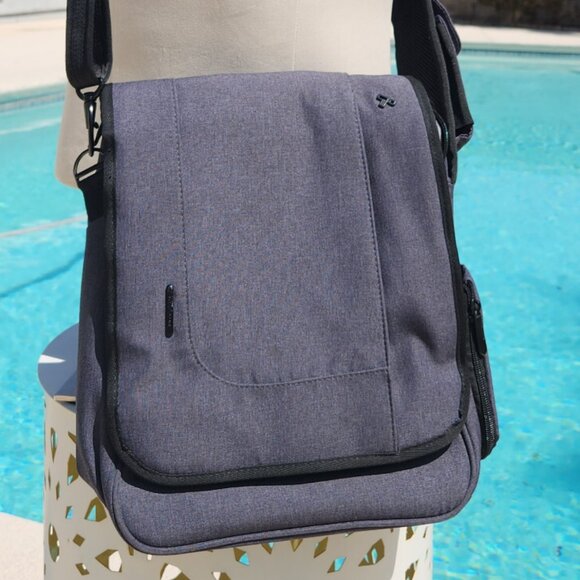 Travelon Crossbody Anti-Theft Urban Messenger Bag - Grey - Picture 1 of 14